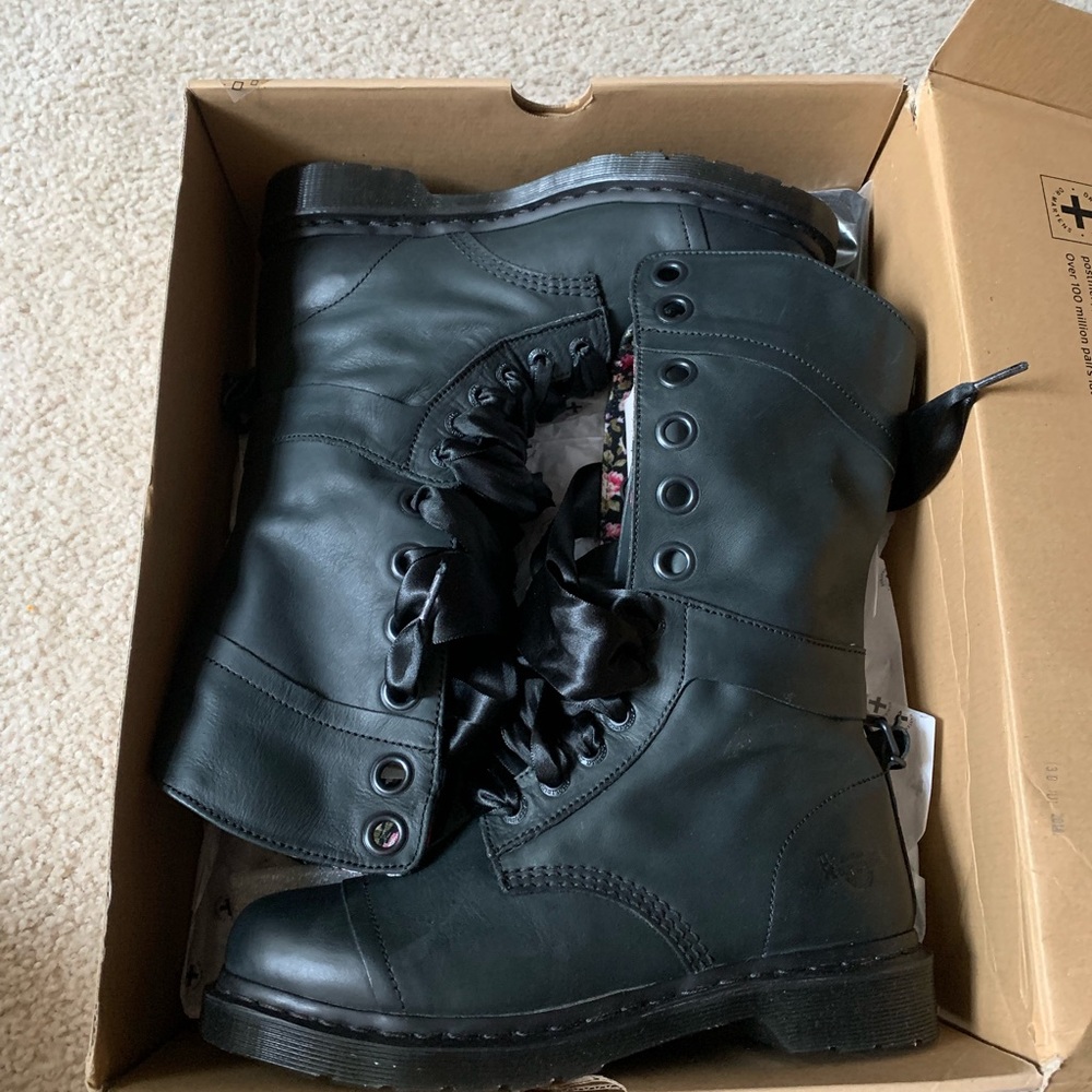 Brand new Dr Martens Triumph 1914 Black size 9